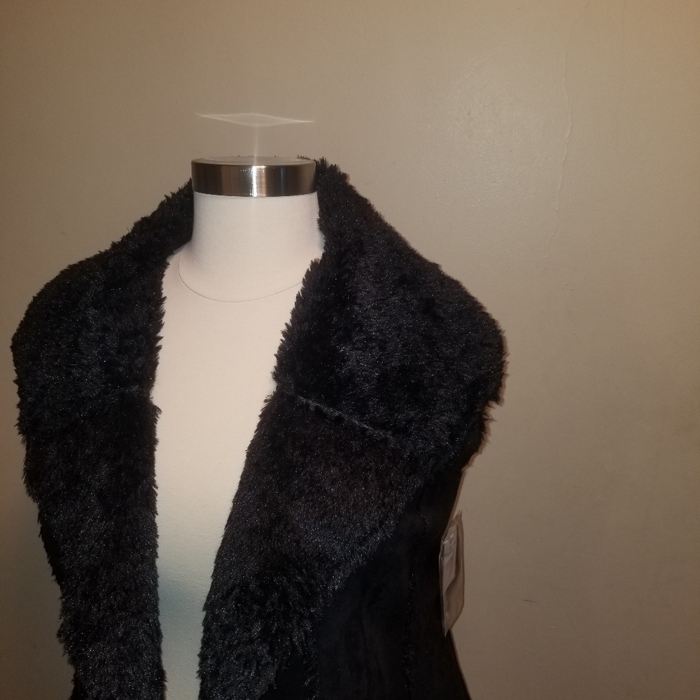 Womens vest with faux fur